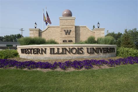 Illinois western - Sep 7, 2023 · Western Illinois University’s Fall 2023 total new student (freshman, transfer and graduate for both Macomb and Quad Cities) enrollment is 2,145, according to 10th-day data released by WIU's Institutional Research and Planning. Western’s total Fall 2023 enrollment is 7,073.